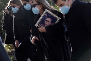 Θρίλερ στη δίκη για τον θάνατο της Έφης Τσιχλάκη: "Η αγάπη με εγκλώβισε σε μια φυλακή" - Αυτοκτονία ή γυναικοκτονία; - εικόνα 2