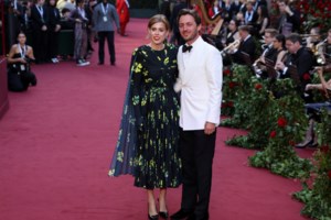 Πριγκίπισσα Βεατρίκη: Πώς ο σύζυγός της έσπασε μια μεγάλη βασιλική παράδοση χάρη στη γυναίκα που "μισεί" η βασιλική οικογένεια - εικόνα 7