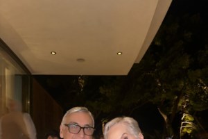 Κηδεία Δημήτρη Σούρα: Βαρύ πένθος στο "τελευταίο αντίο" - Υποβασταζόμενη η σύζυγός του, Ελένη Μαρούδα [εικόνες] - εικόνα 18