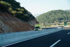 Τραγωδία στην Αστυπάλαια: Μία νεκρή και τρεις τραυματίες σε τροχαίο - εικόνα 2