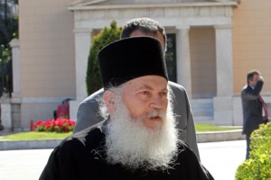 Ηγούμενος Εφραίμ: Επιδεινώθηκε η υγεία του από τον κορονοϊό - Σκληρή μάχη των γιατρών