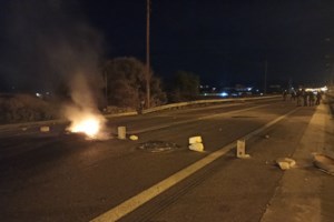 Επίθεση με μολότοφ στο Αστυνομικό Τμήμα Ζωγράφου τα ξημερώματα