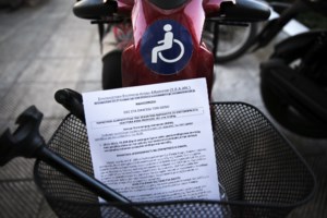 Μητσοτάκης: Ο διάλογος με άτομο με αναπηρία για τον πόλεμο στην Ουκρανία - "Εγώ σε θαυμάζω περισσότερο" [Βίντεο] - εικόνα 2