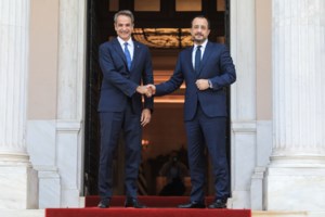 Ο Μητσοτάκης υπόσχεται νέα μείωση φόρων μέχρι το "εκλογικό έτος" 2027- Εγκαινίασε τα νέα γραφεία της ΑΑΔΕ [εικόνες - βίντεο] - εικόνα 7