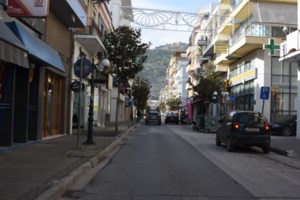 Τζανάκης: Πάνω 1.300 τα ημερήσια κρούσματα - Το τρίτο κύμα ήδη χτυπά την Αττική