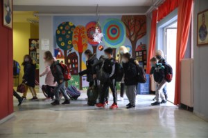 Νίκη Κεραμέως: Τα σχολεία ανοίγουν κανονικά τη Δευτέρα - Δικαιολογημένες έως 5 απουσίες για τη γρίπη - εικόνα 2