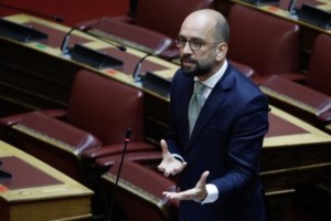 ΣΥΡΙΖΑ: Ο Κασσελάκης βλέπει Ανδρουλάκη και η Ομπρέλα κάνει δική της συγκέντρωση