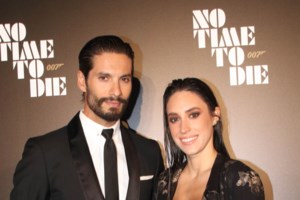 Πρεμιέρα Τζέιμς Μποντ: Όλες οι black tie εμφανίσεις - Μάξι, αστραφτερά και ανδρόγυνα look - εικόνα 14