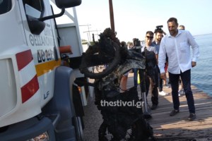 Χωματερή ο βυθός του Θερμαϊκού: Ανέσυραν από... καρότσι σούπερ μάρκετ μέχρι μπαταρίες αυτοκινήτου [εικόνες] - εικόνα 5
