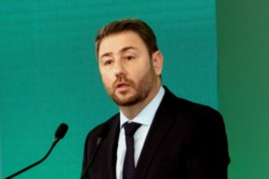 ΠΑΣΟΚ: Μόνο επικοινωνιακό το ενδιαφέρον Μητσοτάκη για το πρόβλημα στέγασης - Προηγήθηκαν οι προτάσεις Ανδρουλάκη