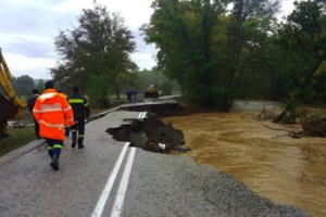Ο "Μπάλλος" σάρωσε και την Ηλεία - Πλημμύρισαν σπίτια και δρόμοι [εικόνες]