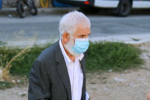 Πέτρος Φιλιππίδης: Πρώτη δημόσια εμφάνιση μετά την καταδίκη- Πήγε θέατρο να δει τον γιο του αλλά έφυγε πριν ξεκινήσει - εικόνα 2