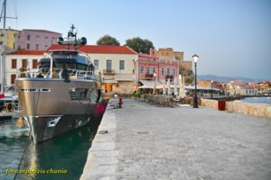 Κρήτη: Στον κόλπο του Μιραμπέλο το μεγαλύτερο γιοτ του κόσμου - Σε ποιον ανήκει [εικόνες]