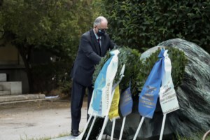 Σημαία του Πολυτεχνείου: Πώς βρέθηκε από την εφημερίδα "Βραδυνή" στα χέρια της ΠΑΣΠ- Η ιστορία ενός παραλογισμού