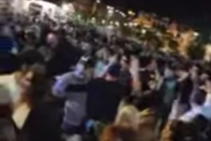 Μεσσήνη: Άγριο ξύλο μεταξύ Ρομά σε πανηγύρι - Μπουνιές, κλωτσιές και καρέκλες στον αέρα [βίντεο]