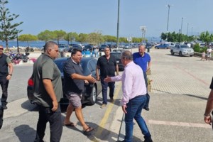 Αλεξανδρούπολη: Οργισμένος ο μητροπολίτης για την εμφάνιση του Αμερικανού Πρέσβη - ''Ανεπίσημη και ανέμελη ενδυμασία''