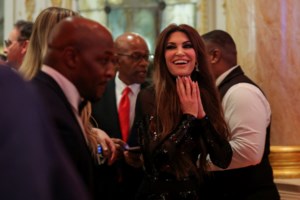 Μπετίνα Άντερσον: Η νέα νύφη του Τραμπ ανάβει "φωτιές" στην οικογένεια- Party girl που "χρησιμοποιεί" τους πλούσιους - εικόνα 2