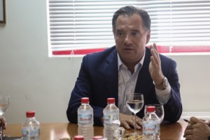 Γεωργιάδης: Παρήγγειλα γύρο χοιρινό εν μέσω καύσωνα και μου τον έφεραν - Επέβαλα πρόστιμο σε δύο πλατφόρμες