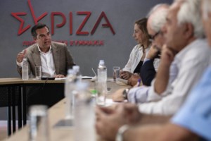 Συγκέντρωση διαμαρτυρίας συνταξιούχων στο κέντρο της Αθήνας - Ζητούν αυξήσεις και αναδρομικά - εικόνα 4