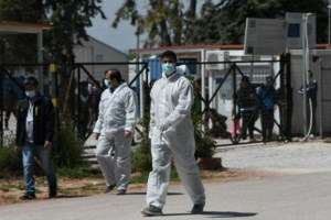 Έφοδος σε 3 ΜΚΟ για τις αναθέσεις εκατομμυρίων: Δηλώνουν κόστος 2.000 ευρώ το μήνα για κάθε προσφυγόπουλο