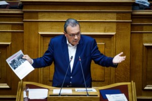 Μητσοτάκης σε Ανδρουλάκη για αναθεώρηση Άρθρου 16: "Μην κάνετε πίσω όπως ο Παπανδρέου"