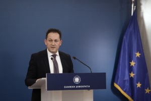 Πέτσας για Παπαγγελόπουλο: Η ομολογία του αποδεικνύει το παραδικαστικό κύκλωμα