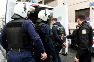 Η εντολή Μητσοτάκη προς τους υπουργούς για την οπαδική βία - Στο τέλος της εβδομάδας οι ανακοινώσεις - εικόνα 2