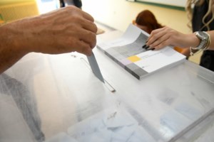 "Ντεμπούτο" Ανδρουλάκη στο TikTok με τη μητέρα του Πόπη και... χοχλιούς μπουμπουριστούς: "Θεούλα"