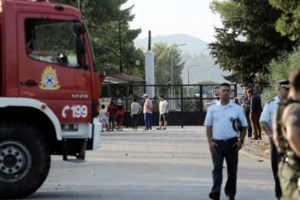 Η ΕΛ.ΑΣ. για τα επεισόδια στη Μαλακάσα: Μας πετούσαν πέτρες, τραυματίστηκαν έξι αστυνομικοί