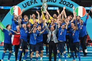 Euro 2020: Σάλος με τις ρατσιστικές επιθέσεις στους παίκτες της Αγγλίας που έχασαν τα πέναλτι - Έξαλλος ο Τζόνσον, "αηδιασμένος" ο Γουίλιαμ