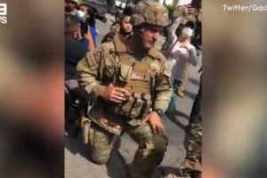 Θύμισε... Νέα Υόρκη: Επεισόδια με μολότοφ και χημικά στην αμερικανική πρεσβεία - Δώδεκα προσαγωγές [Βίντεο+εικόνες] - εικόνα 2