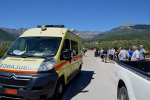 Πυρκαγιά στην Κέρκυρα: Η φωτιά καίει κοντά σε σπίτια στην Αγία Γουργή - Επιτόπου επίγειες και εναέριες δυνάμεις [Βίντεο]