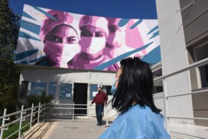 Η γρίπη σαρώνει τη χώρα: Τρίτη στην Ευρώπη η Ελλάδα με θετικότητα 12,9%