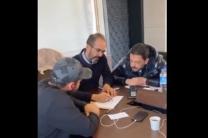 Τουρκία: Ο Ερντογάν θα "πέσει" από τους οπαδούς; Συνθήματα για παραίτηση στα γήπεδα των Μπεσίκτας και Φενέρμπαχτσε - εικόνα 3