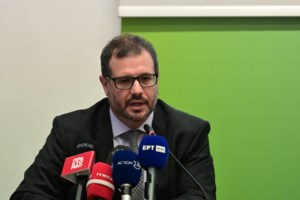 Η Ακρίτα τα βάζει με τον νέο υφυπουργό Παιδείας, Νίκο Παπαϊωάννου: "Απάτη που' γινες δίκοπο μαχαίρι"