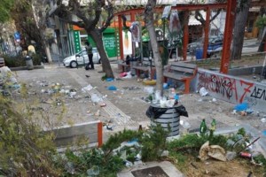 Παγκράτι: Καθάρισε την πλατεία Βαρνάβα ο Δήμος - "Το καθαρό περιβάλλον είναι δικαίωμα της πλατείας"