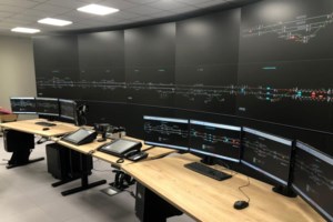 Κόντρα ΣΥΡΙΖΑ-κυβέρνησης για την τηλεδιοίκηση: "Δεν μπορεί να διακρίνει το Κέντρο Ελέγχου Λειτουργίας από το σταθμαρχείο Λάρισας"