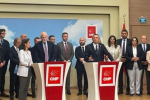 Γιώργος Παπανδρέου: Καταρρέει η δημοκρατία στην Ευρώπη - Η απειλή επιχειρηματιών όπως ο Ίλον Μασκ