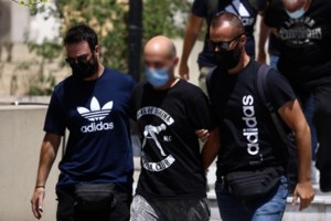 Δανάη Μιχαλάκη: Αναλαμβάνει τα δικαστικά έξοδα της 20χρονης από την Ηλιούπολη