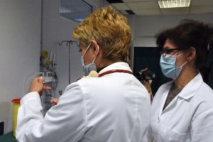 Πρόστιμο 800.000 ευρώ σε γιατρό που έγραψε χιλιάδες φάρμακα με το ΑΜΚΑ της... μητέρας του - Οι πιο κραυγαλέες περιπτώσεις