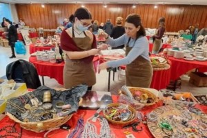 Mε 24.000 φωτάκια και στολίδια φωταγωγείται το χριστουγεννιάτικο δέντρο την Πέμπτη στο Σύνταγμα