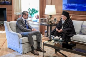 Συνάντηση Μητσοτάκη με την Ένωση Εφοπλιστών: Ο πρωθυπουργός τούς ευχαρίστησε για τη δωρεά 50 εκατ. για τη Θεσσαλία