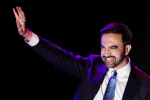 Μπούμερανγκ για τους Δημοκρατικούς η εμφάνιση του πολύ αδύναμου Μπάιντεν την ημέρα των εκλογών [βίντεο]