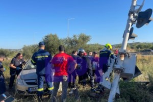 Αυλίδα: Τρένο με 130 επιβάτες συγκρούστηκε με φορτηγό - Τρεις οι ελαφρά τραυματίες, δύο παιδιά ανάμεσά τους [Εικόνες - Βίντεο] - εικόνα 8