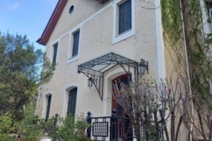 Οικογένεια Βγενόπουλου: Η απόφαση για την εκκαθάριση της περιουσίας που οδήγησε στον πλειστηριασμό της βίλας στην Εκάλη