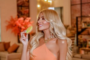 Κατερίνα Καινούργιου: Θύμωσε με ρεπόρτερ της εκπομπής της - "Την ευγένεια που έχω να την έχουν και οι συνεργάτες μου" [Βίντεο]