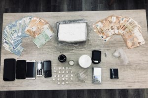 Τα "είδη τροφίμων" ήταν... ναρκωτικά:  99 κιλά κοκαΐνης, από το Εκουαδόρ σε εμπορευματοκιβώτιο στον Πειραιά  [Βίντεο]