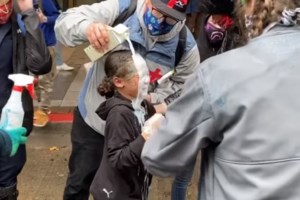 Διαδηλώσεις διαμαρτυρίας σε Λονδίνο και Παρίσι κατά του ρατσισμού και της αστυνομικής βίας [Εικόνες] - εικόνα 5