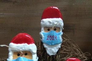 Νοικοκυρά κατασκευάζει τέλειες μινιατούρες με τα πιο απίθανα υλικά - Ενα... χωριό στο σπίτι της [εικόνες] - εικόνα 6