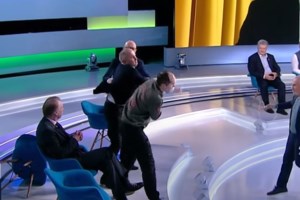 Μπόρις Τζόνσον: Μπλόκο στην πρόσβαση ρωσικών εταιριών σε δολάρια και λίρες στην περίπτωση εισβολής στην Ουκρανία - εικόνα 2